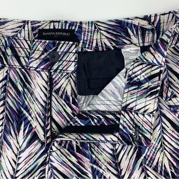 Banana Republic Factory Leaf Patterned Cotton High Rise Shorts, 12 - Picture 8 of 16